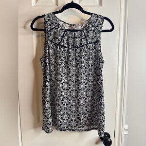 LOFT Monochrome Floral Pattern Top SIZE M
